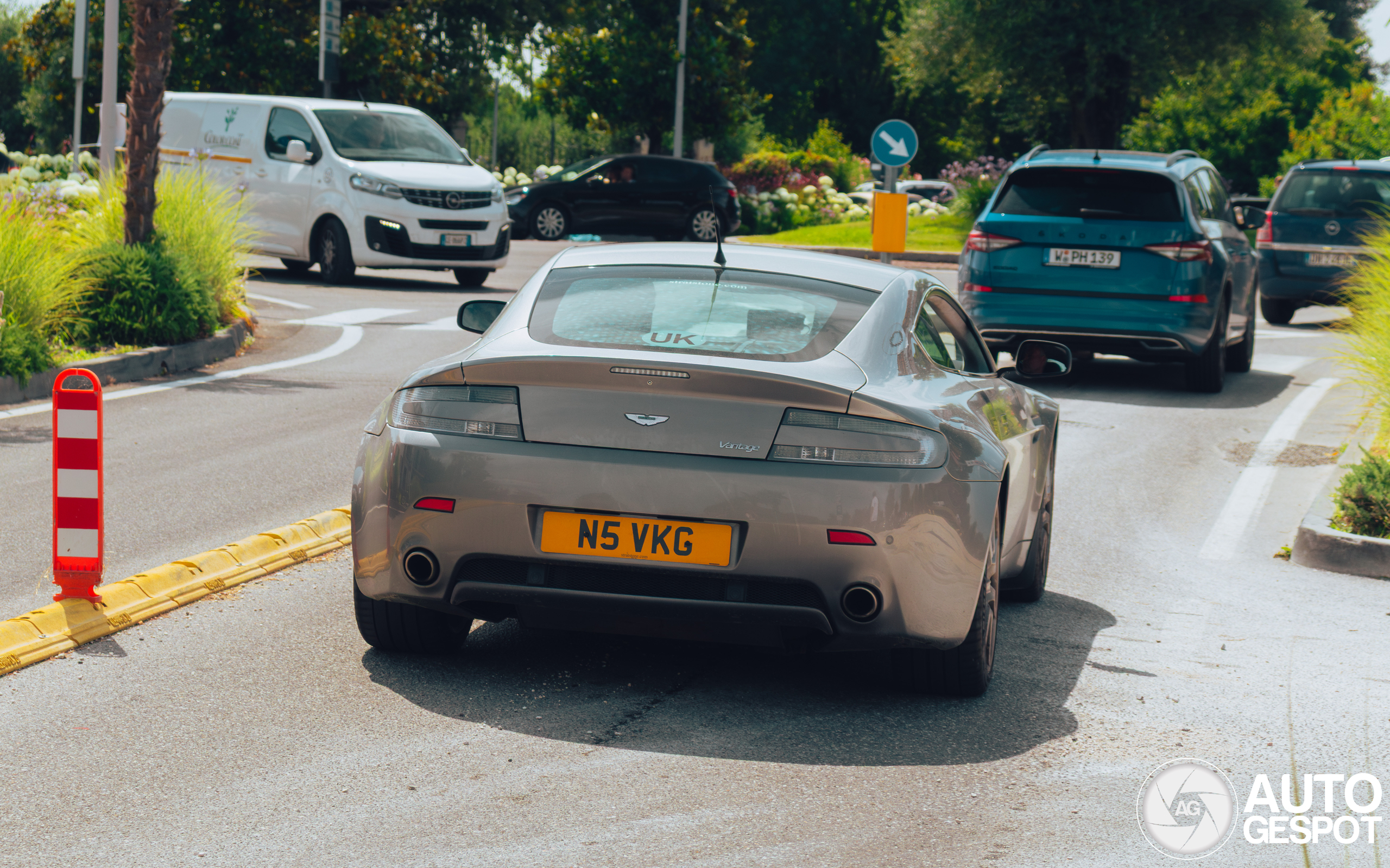Aston Martin V8 Vantage