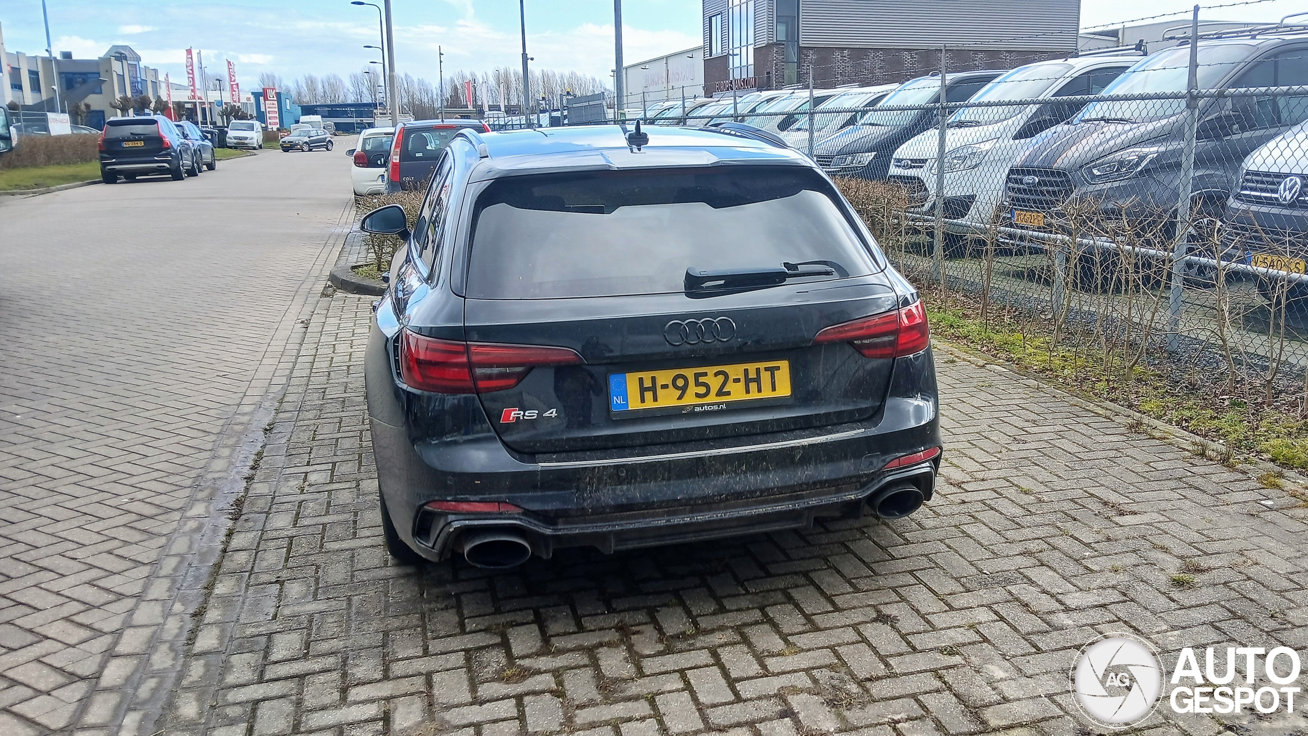 Audi RS4 Avant B9