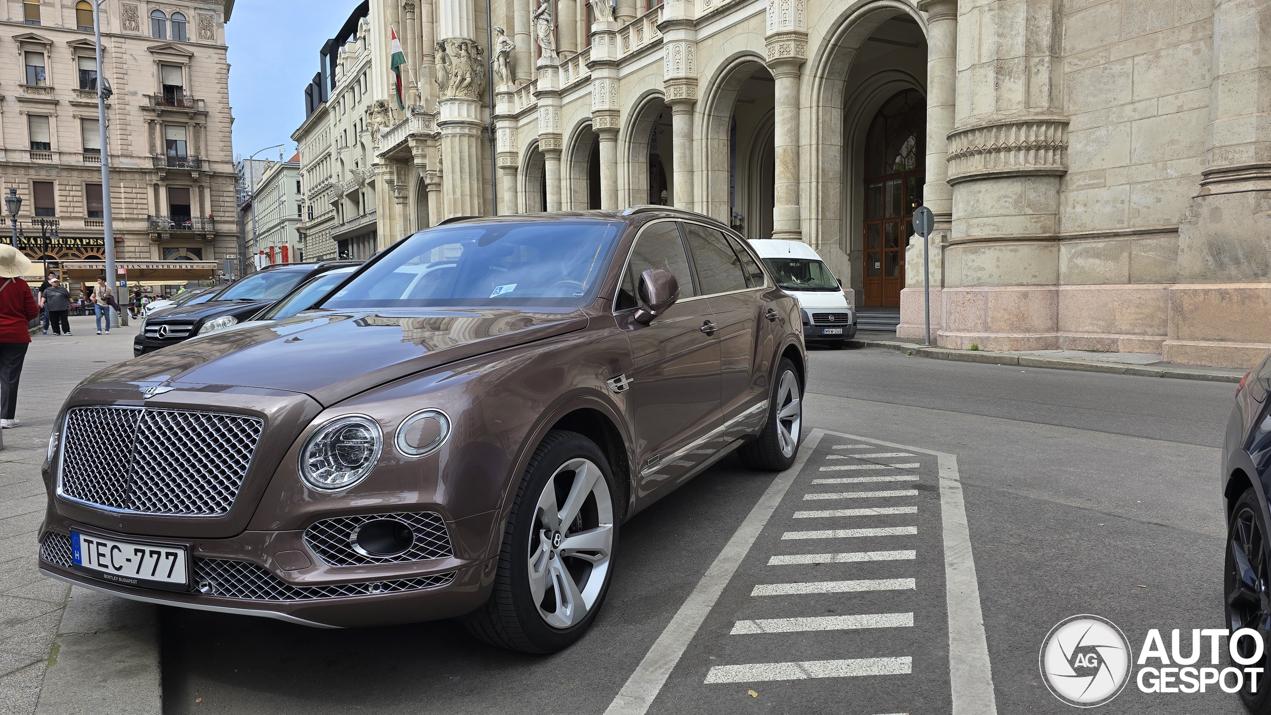 Bentley Bentayga V8