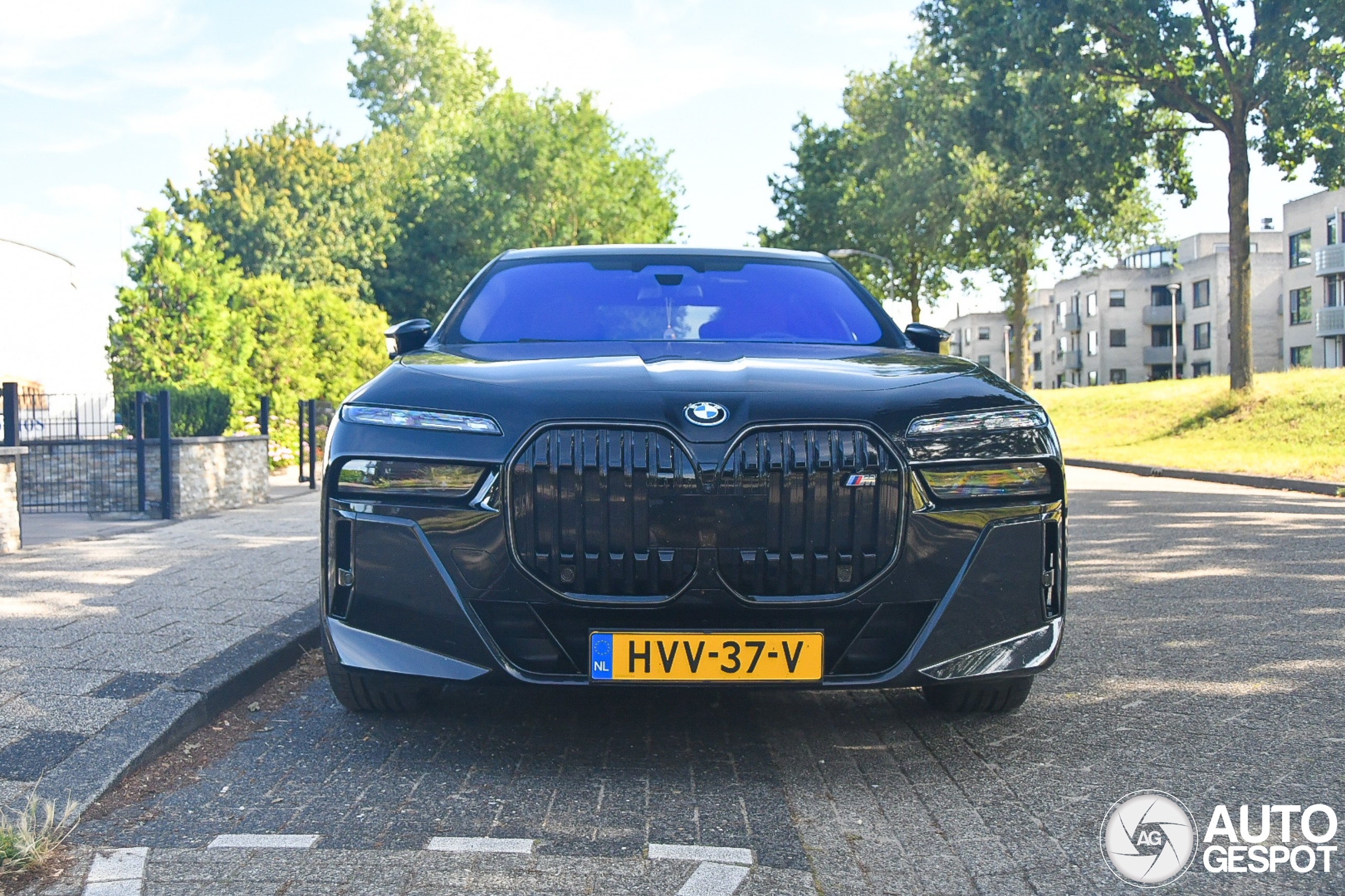 BMW M760e xDrive