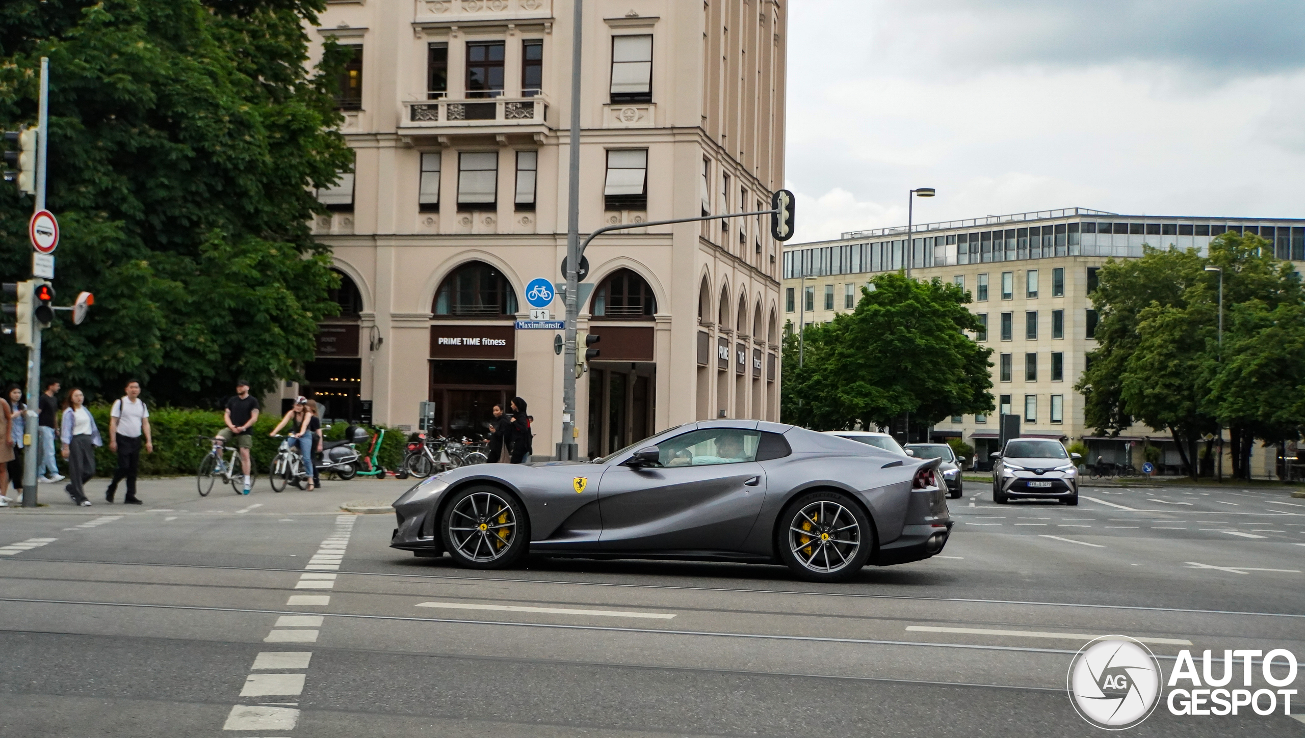 Ferrari 812 GTS