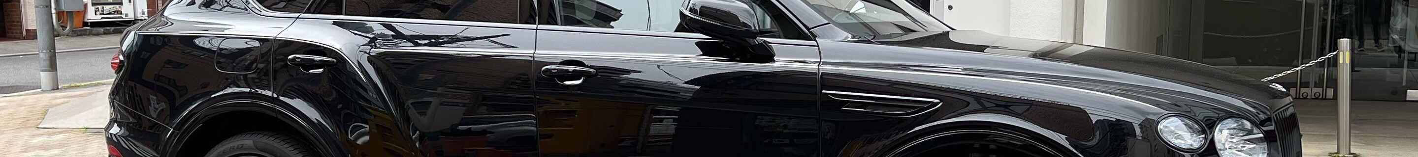 Bentley Bentayga V8 2024 CORNES 60th Edition