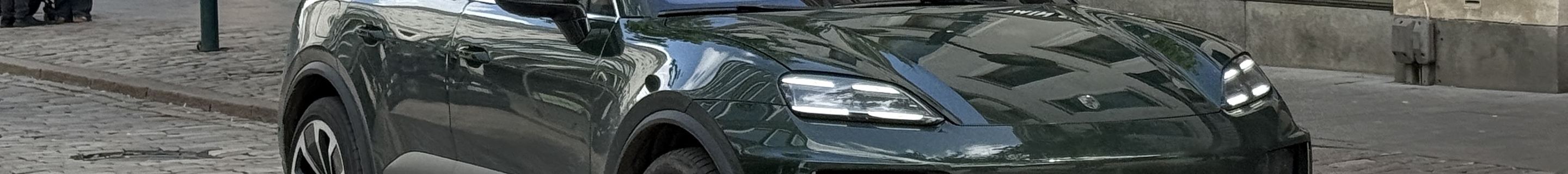 Porsche Macan EV Turbo