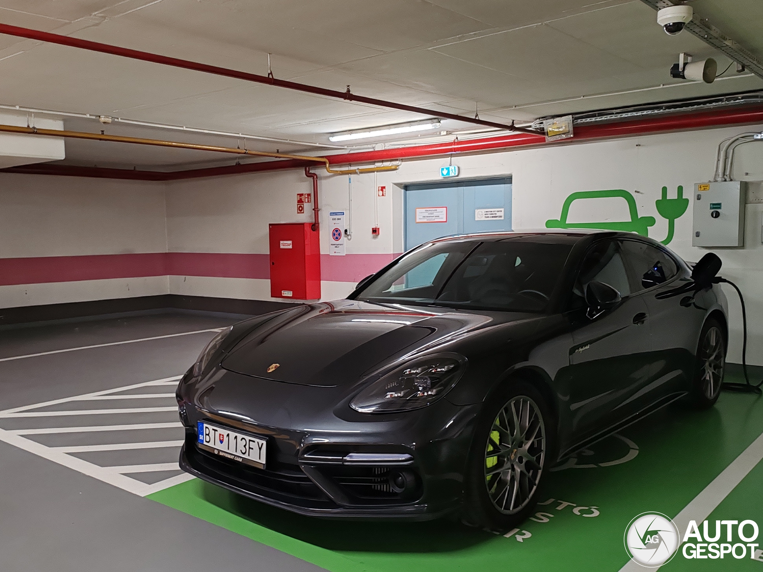 Porsche 971 Panamera Turbo S E-Hybrid