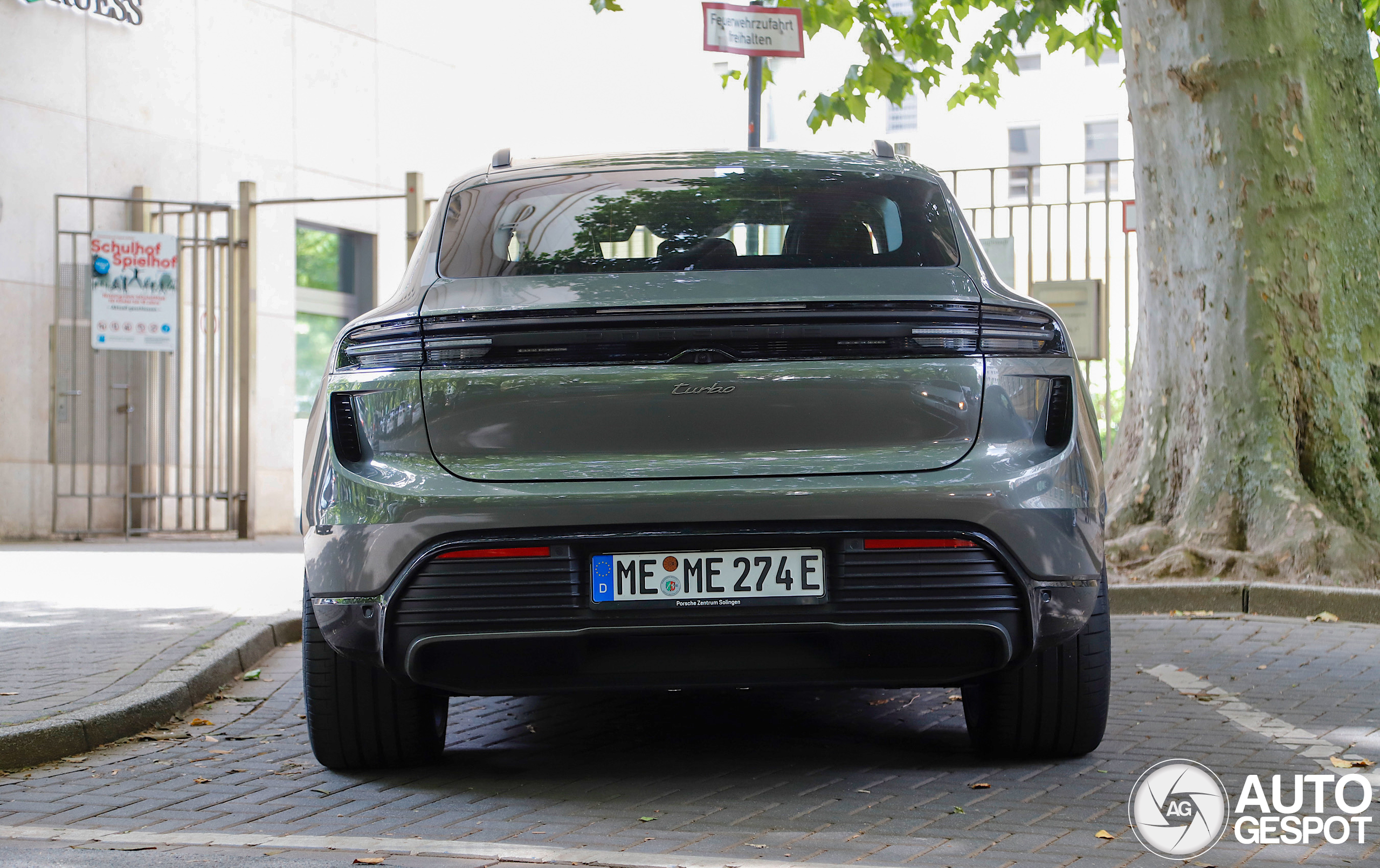 Porsche Macan EV Turbo