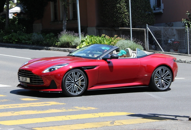 Aston Martin DB12 Volante