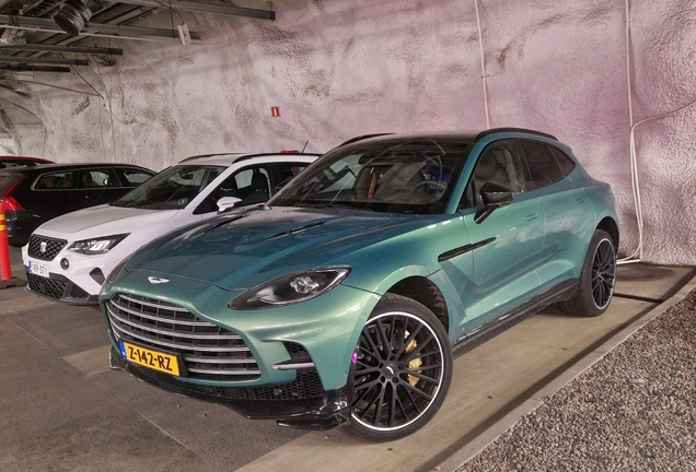 Aston Martin DBX707