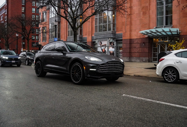 Aston Martin DBX707