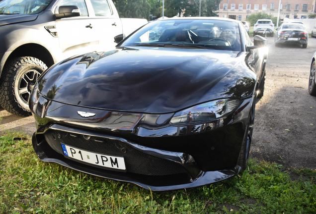 Aston Martin V8 Vantage 2018