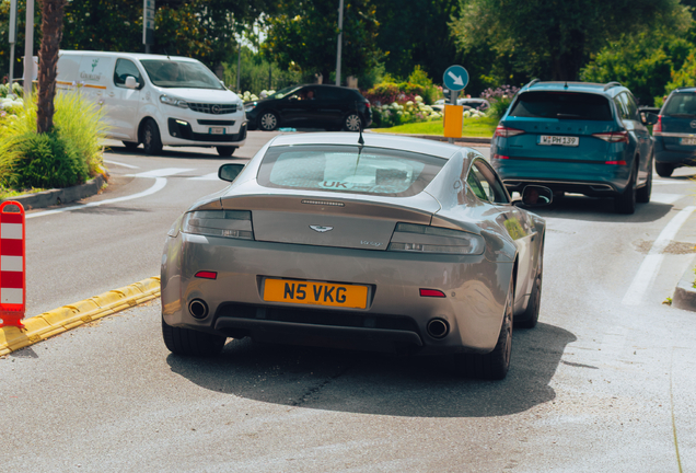 Aston Martin V8 Vantage