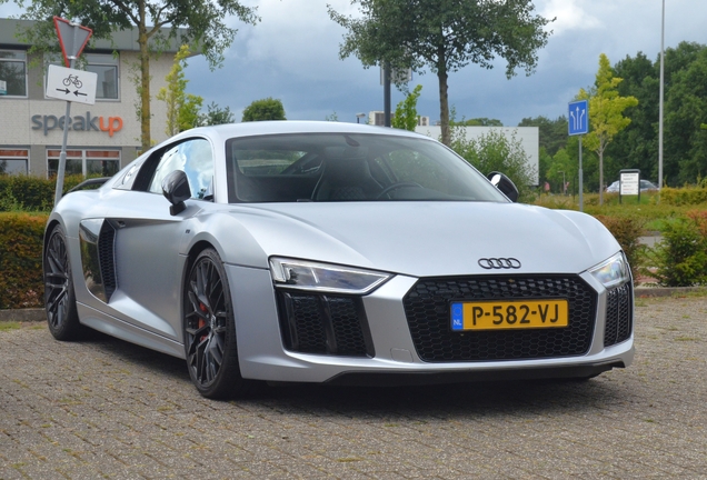 Audi R8 V10 Plus 2015