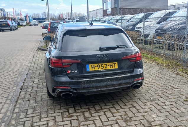 Audi RS4 Avant B9