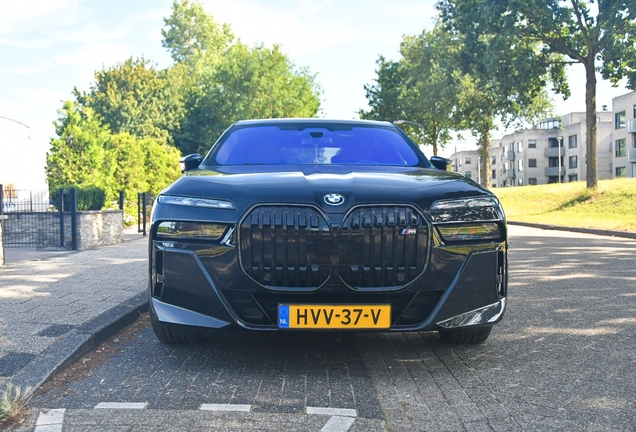 BMW M760e xDrive