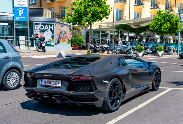 Lamborghini Aventador LP700-4