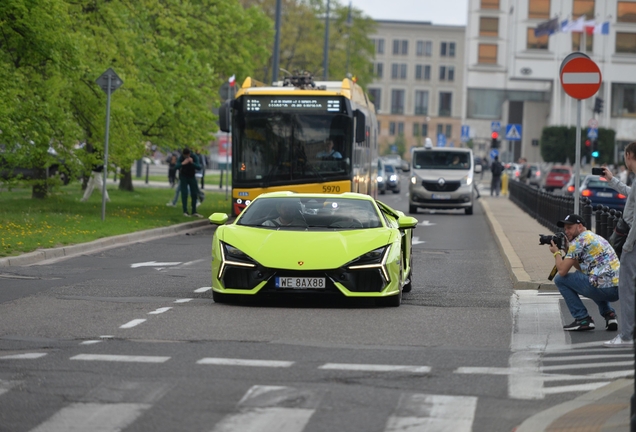Lamborghini Revuelto