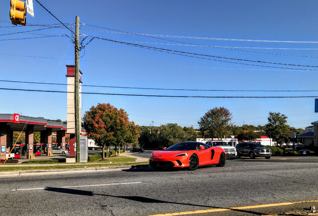 McLaren GT