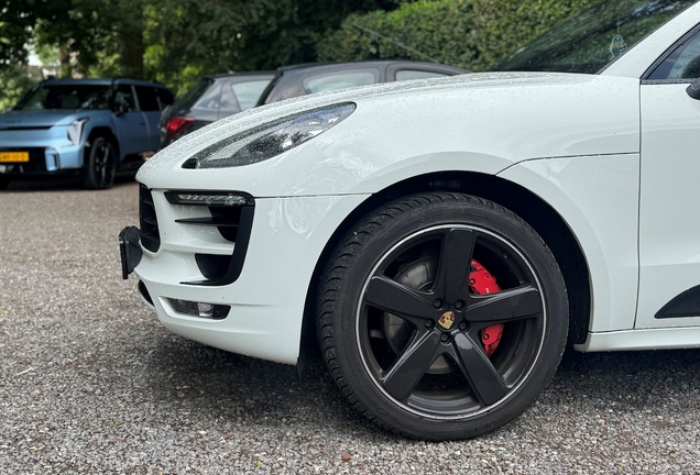 Porsche 95B Macan GTS