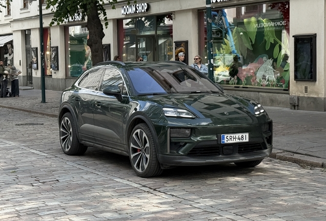 Porsche Macan EV Turbo