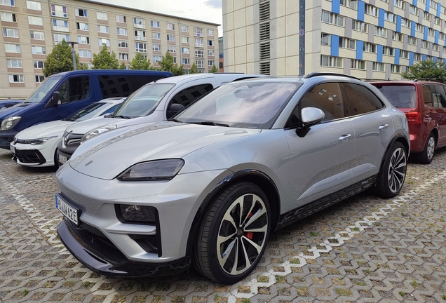 Porsche Macan EV Turbo