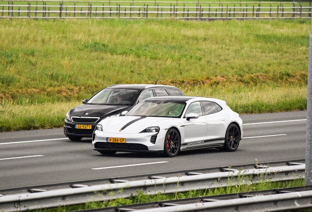 Porsche Taycan GTS Sport Turismo