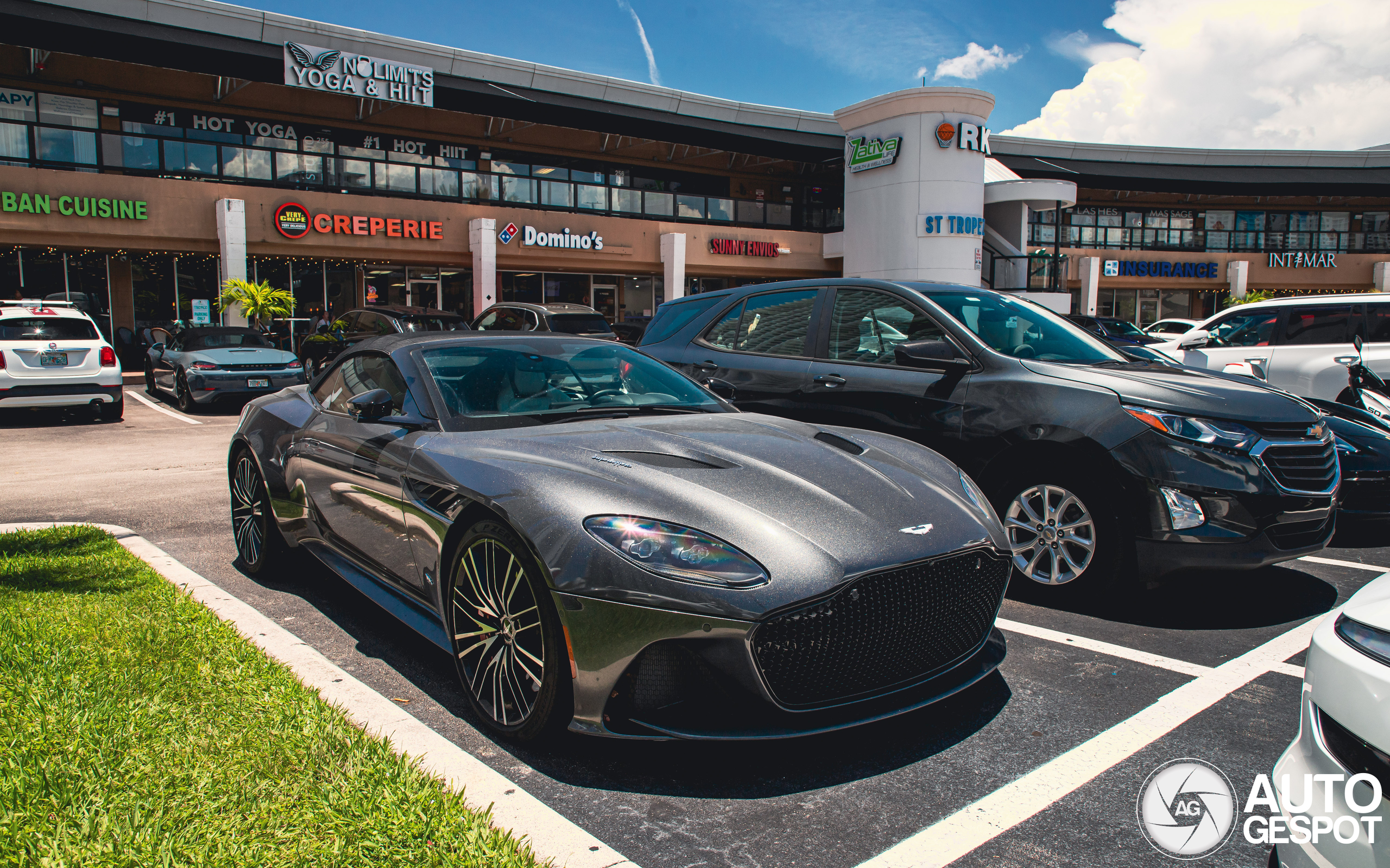 Aston Martin DBS Superleggera Volante