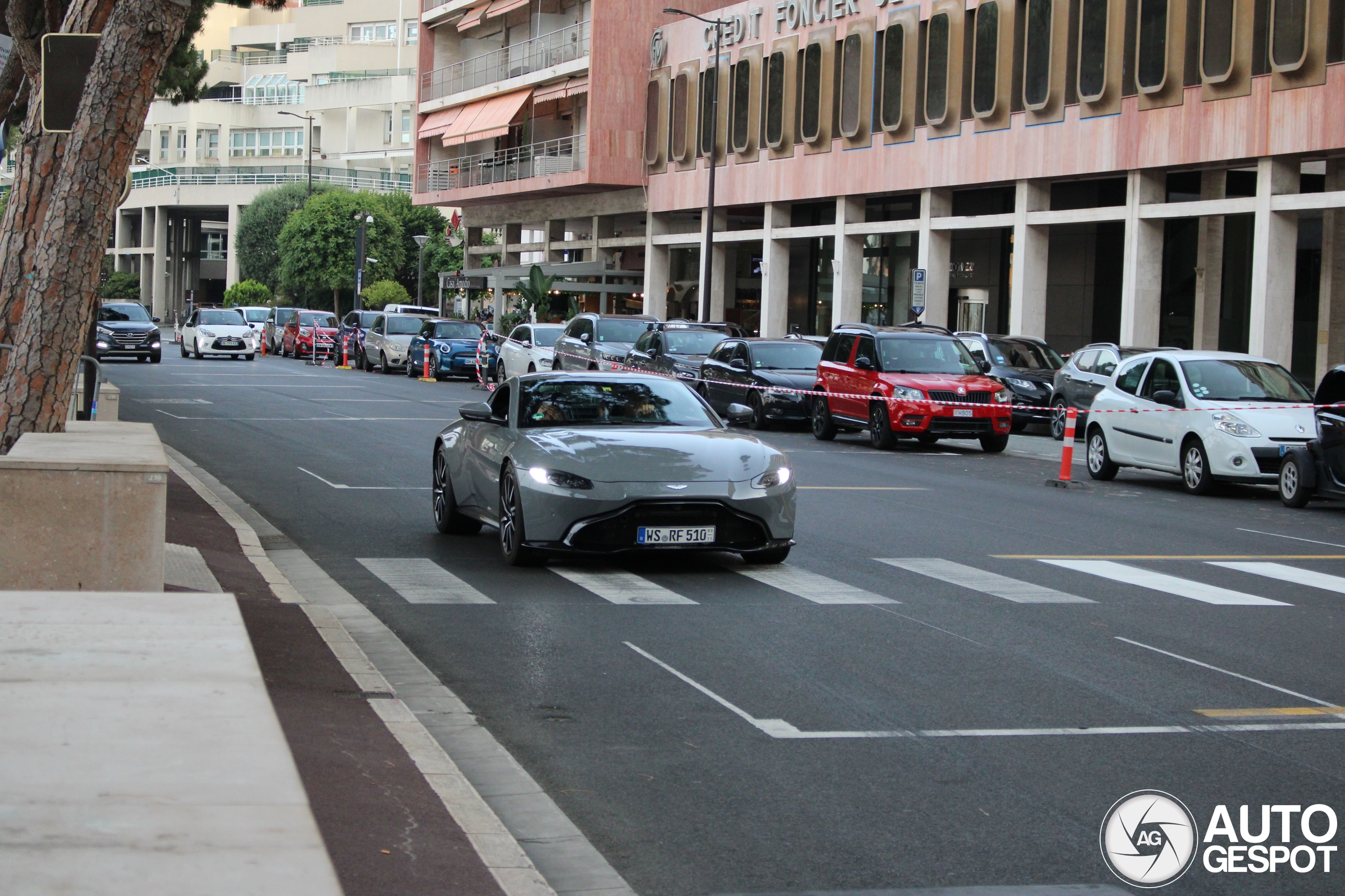 Aston Martin V8 Vantage 2018