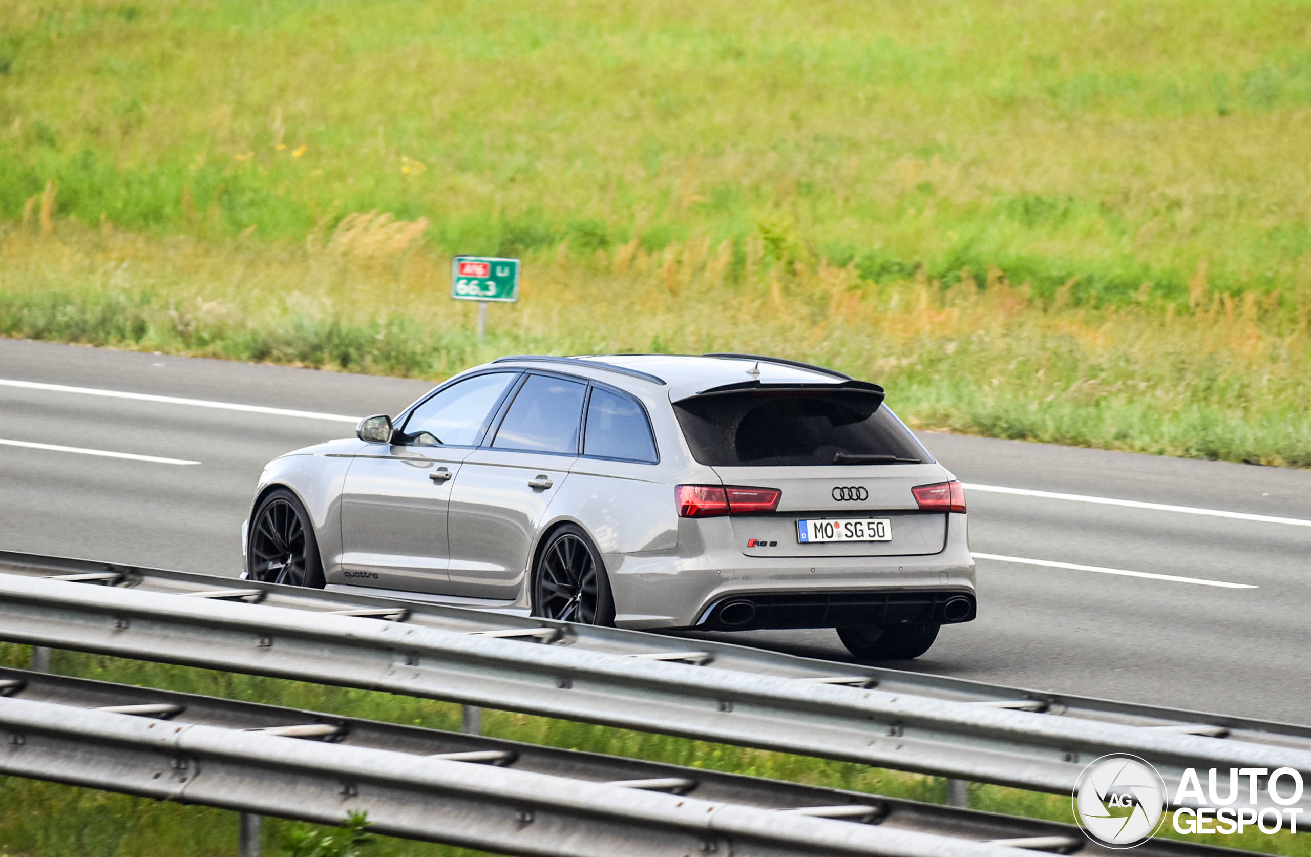 Audi RS6 Avant C7 2015