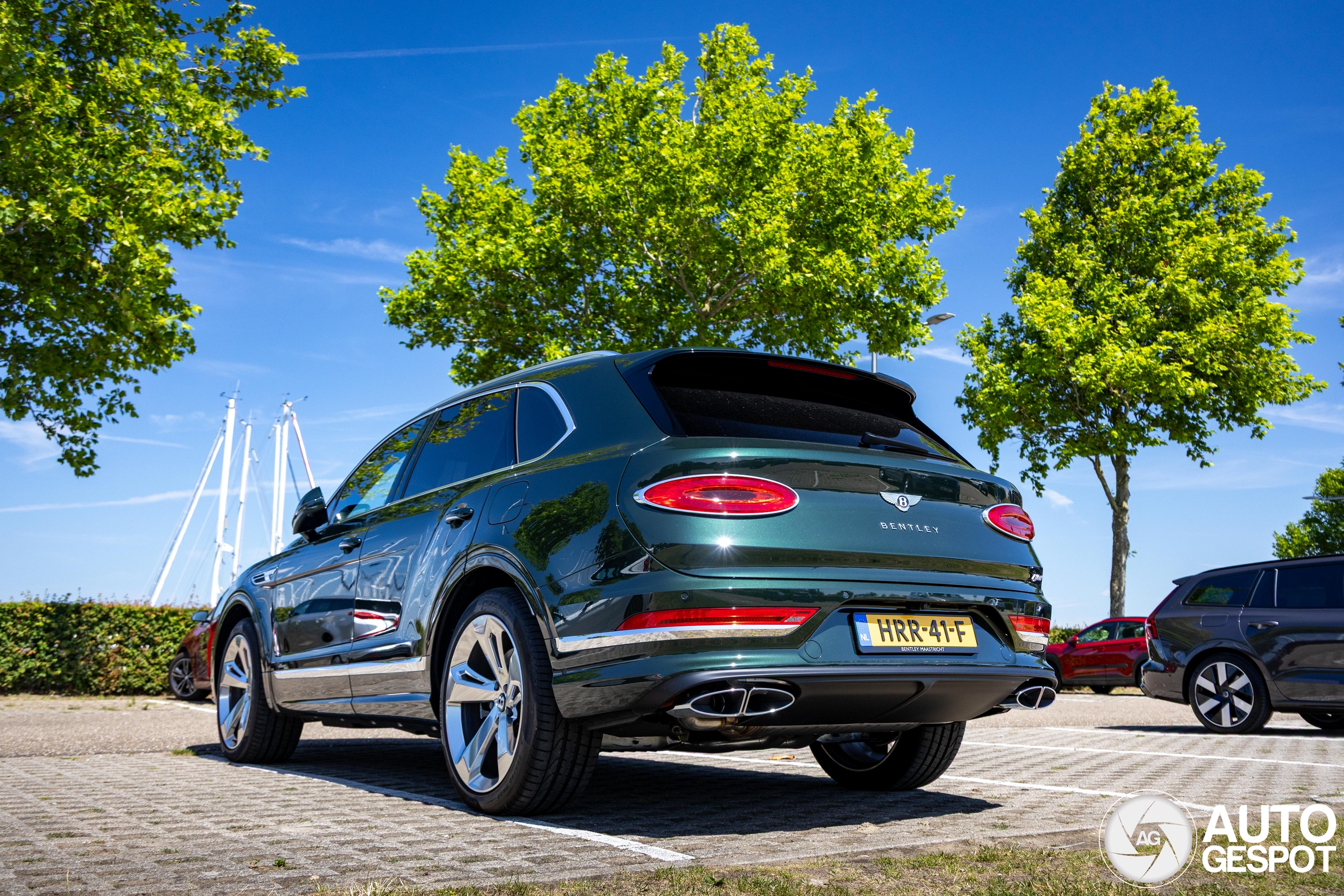 Bentley Bentayga Hybrid Azure 2024
