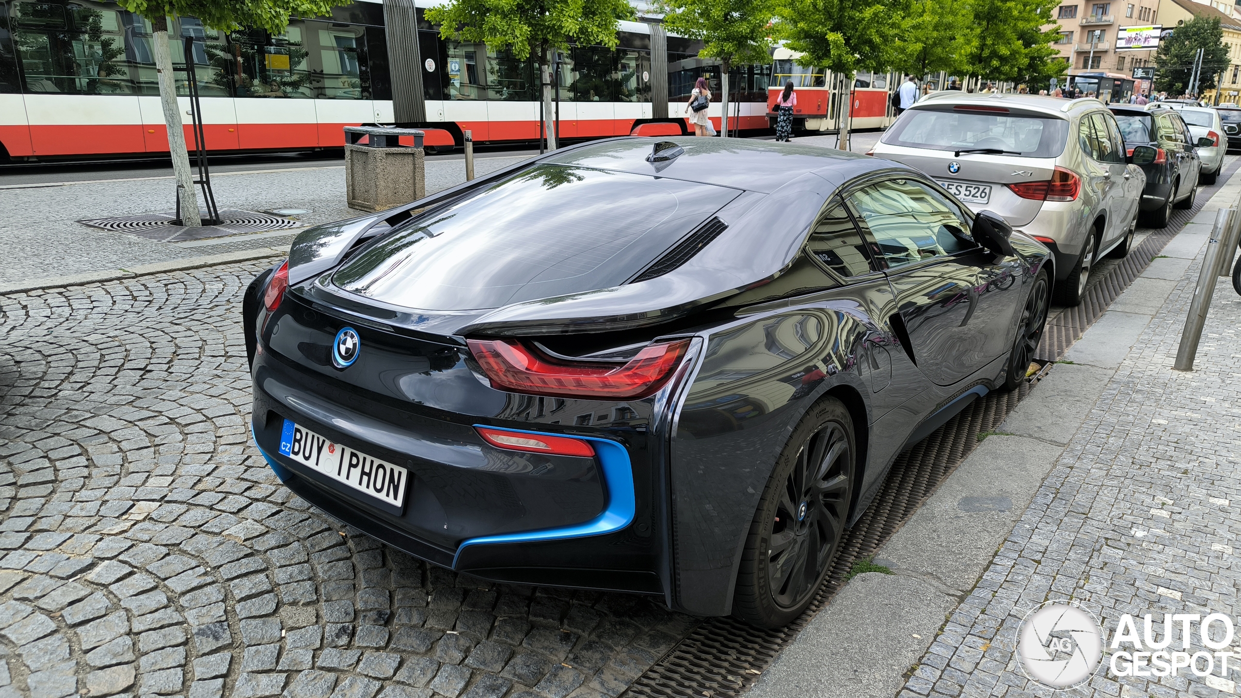 BMW i8