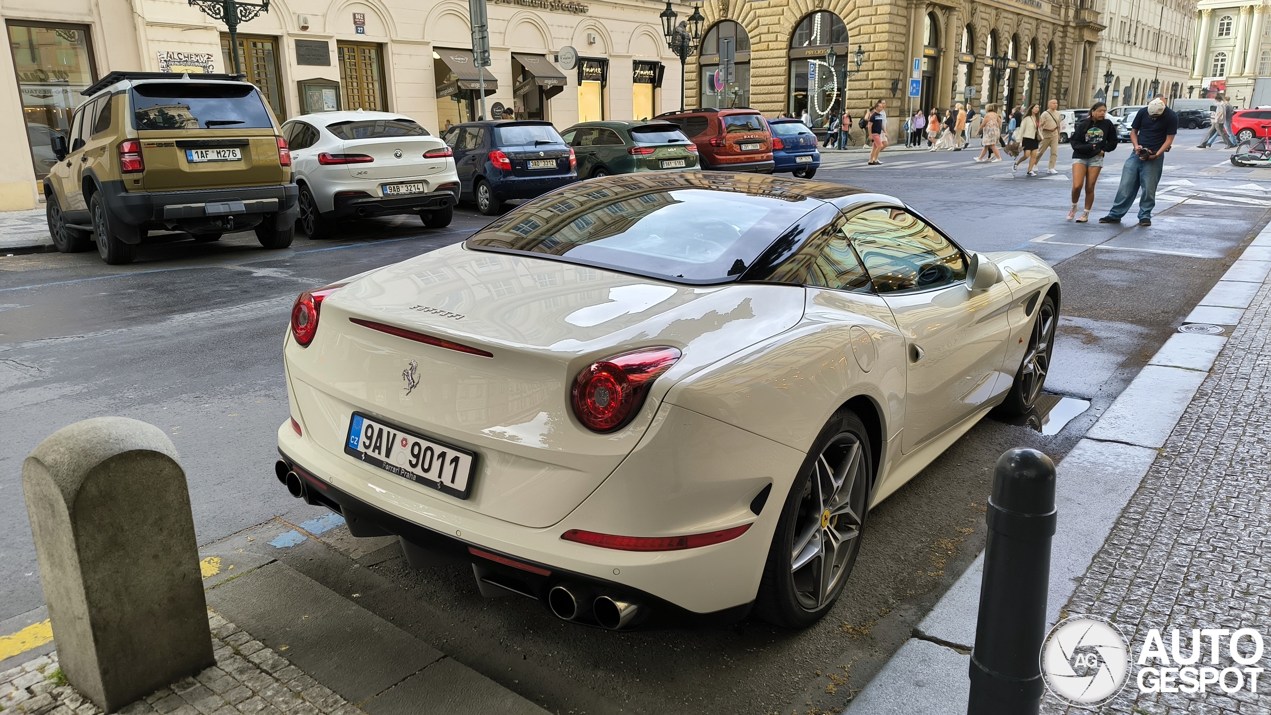 Ferrari California T
