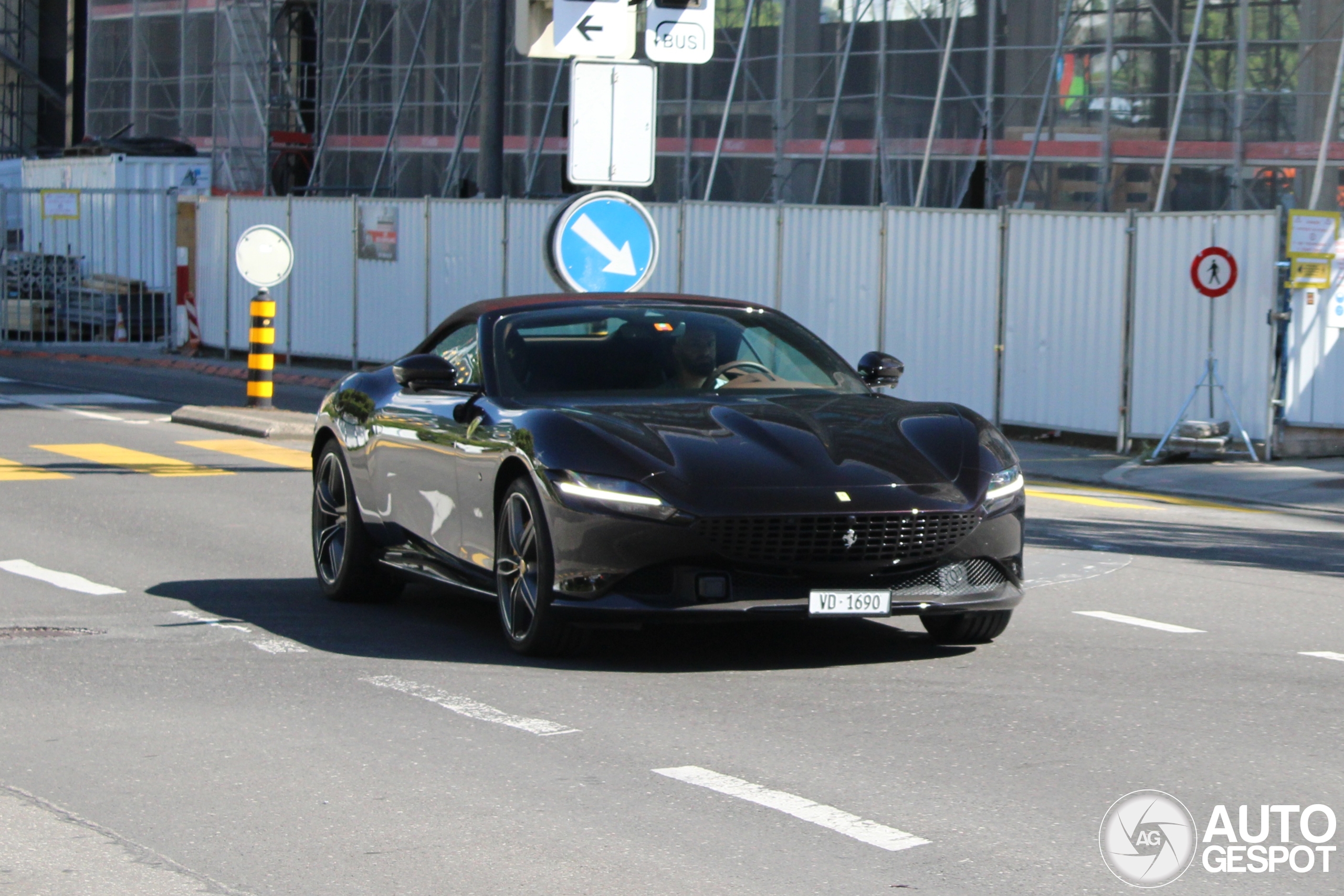 Ferrari Roma Spider