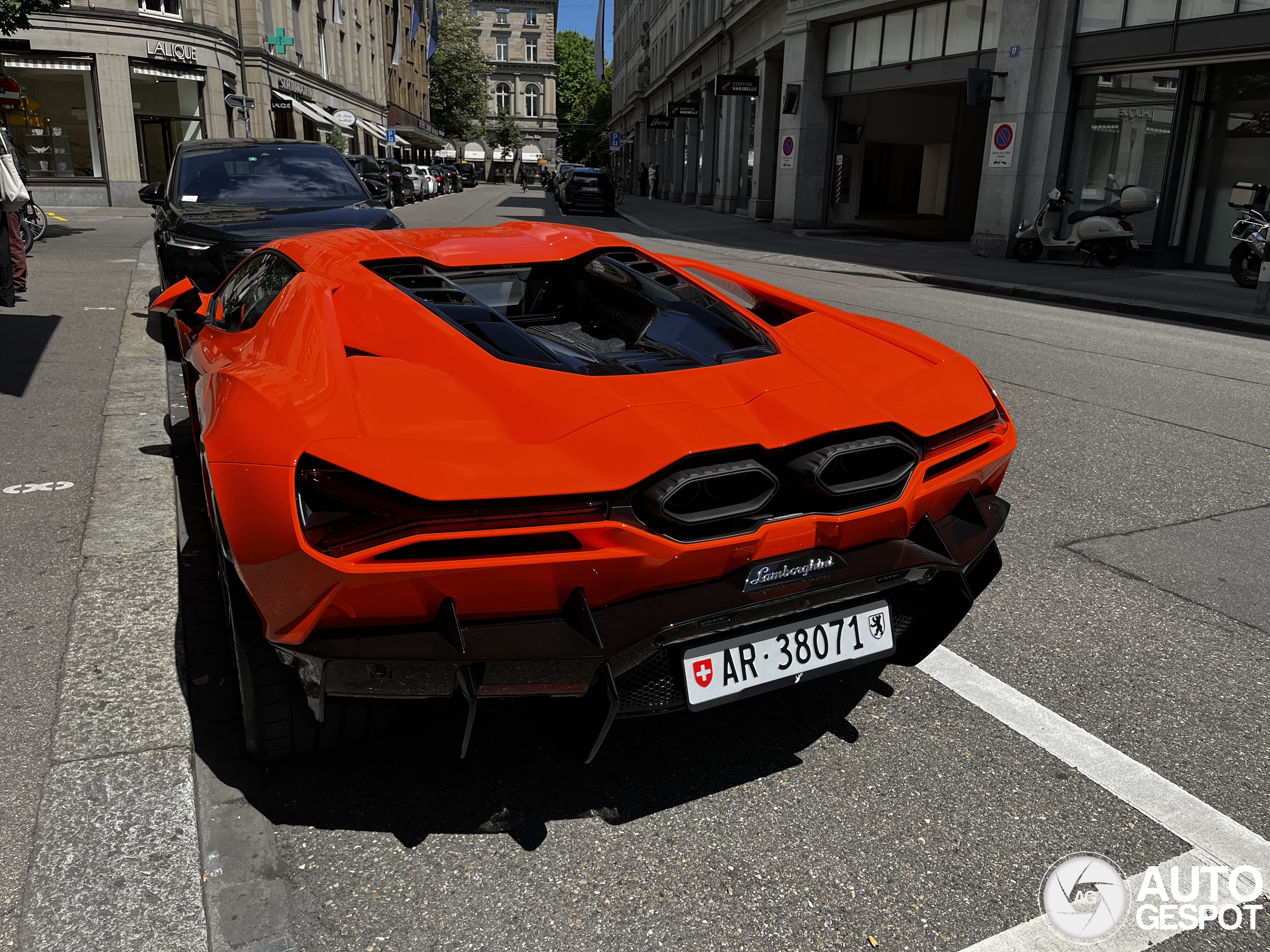 Lamborghini Revuelto