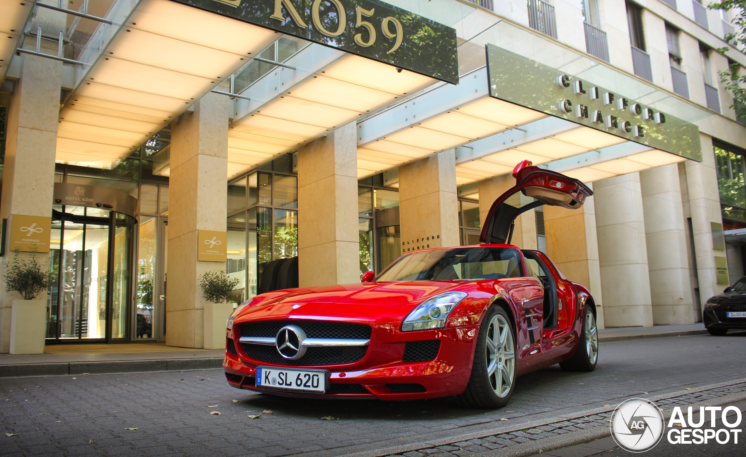 Mercedes-Benz SLS AMG