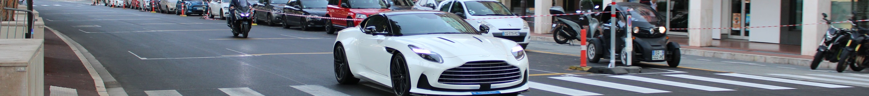 Aston Martin DB12