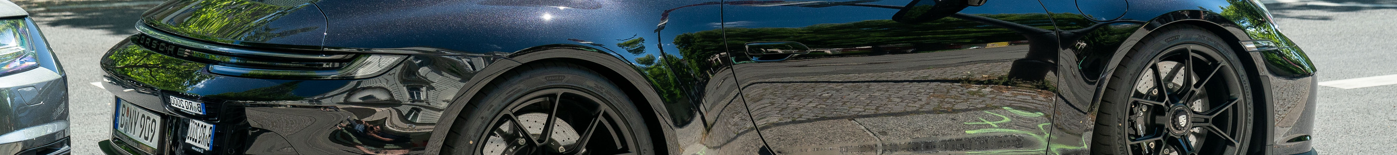 Porsche 992 GT3 Touring