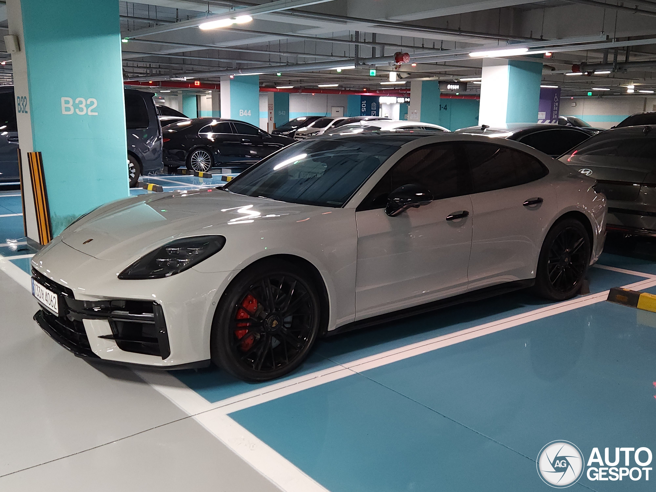 Porsche 972 Panamera GTS MkI