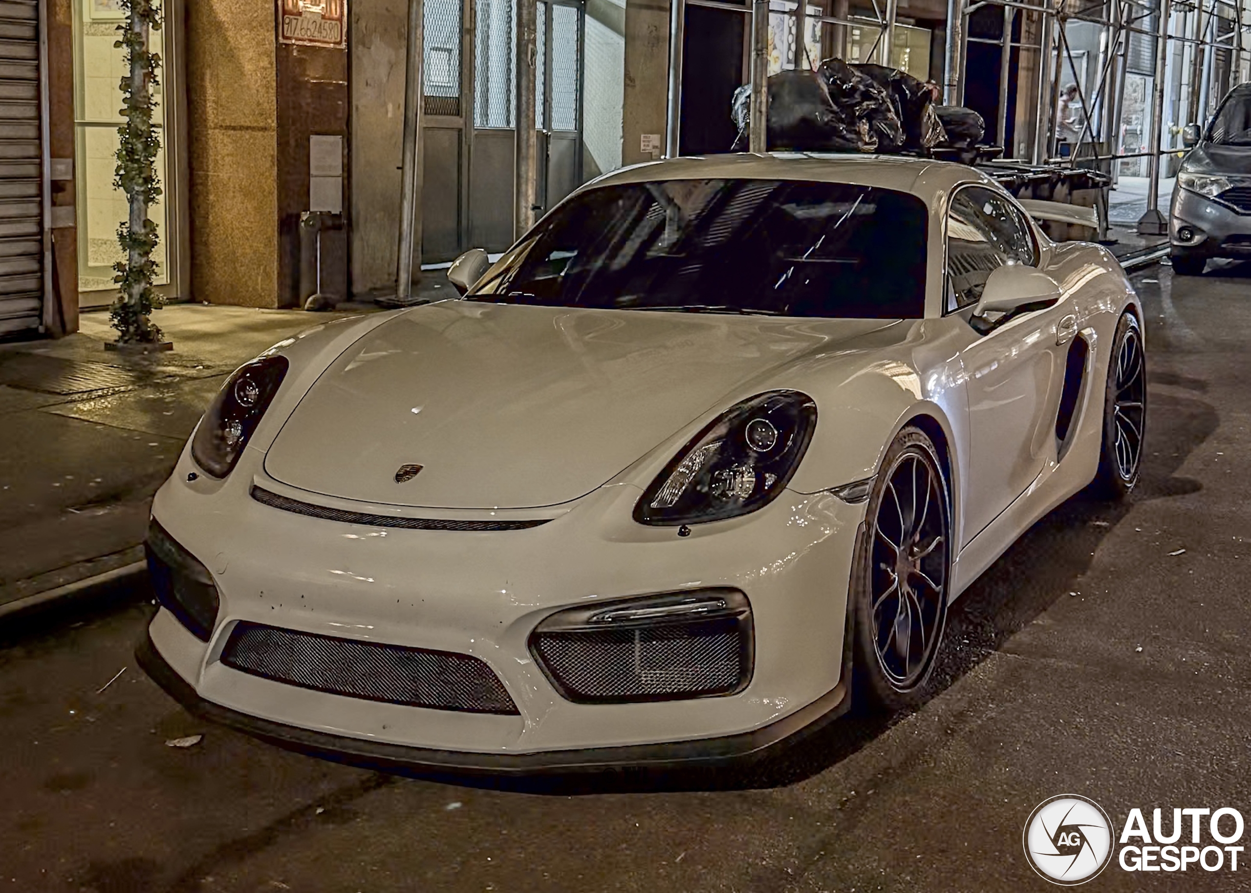Porsche 981 Cayman GT4