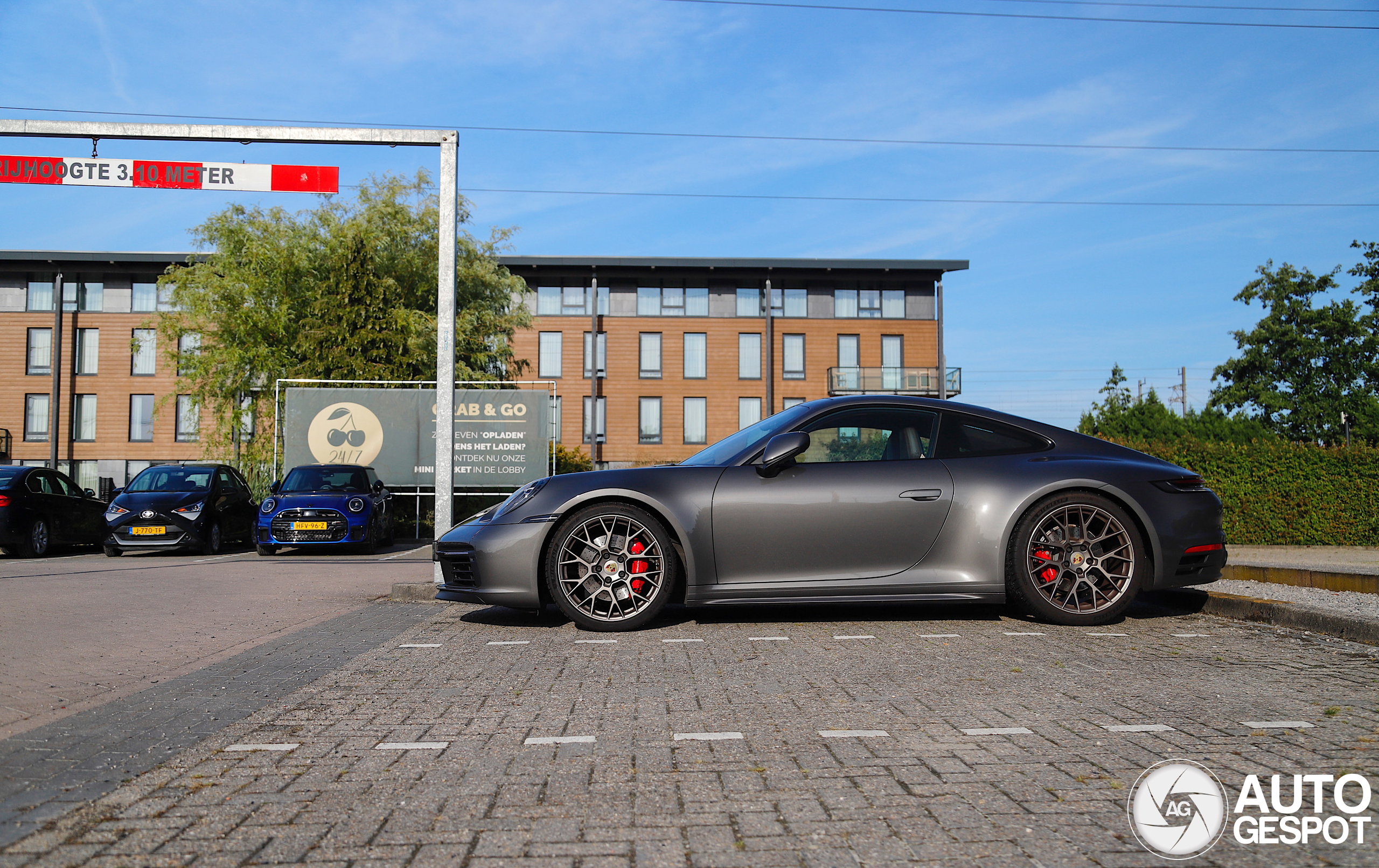 Porsche 992 Carrera 4S MkI