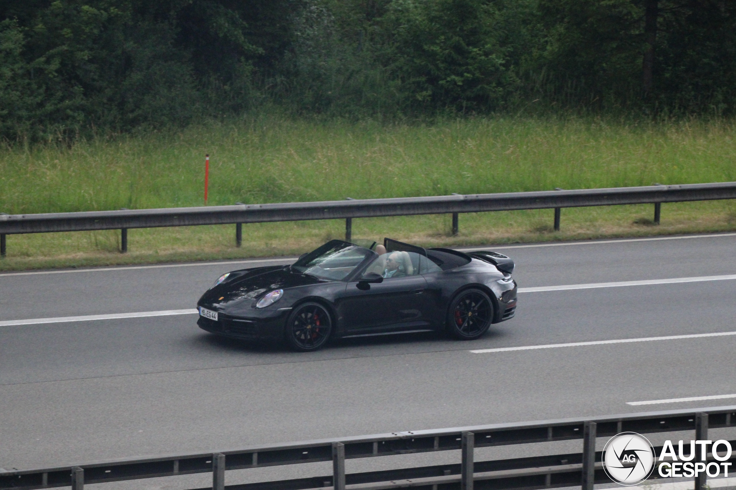 Porsche 992 Carrera 4S Cabriolet
