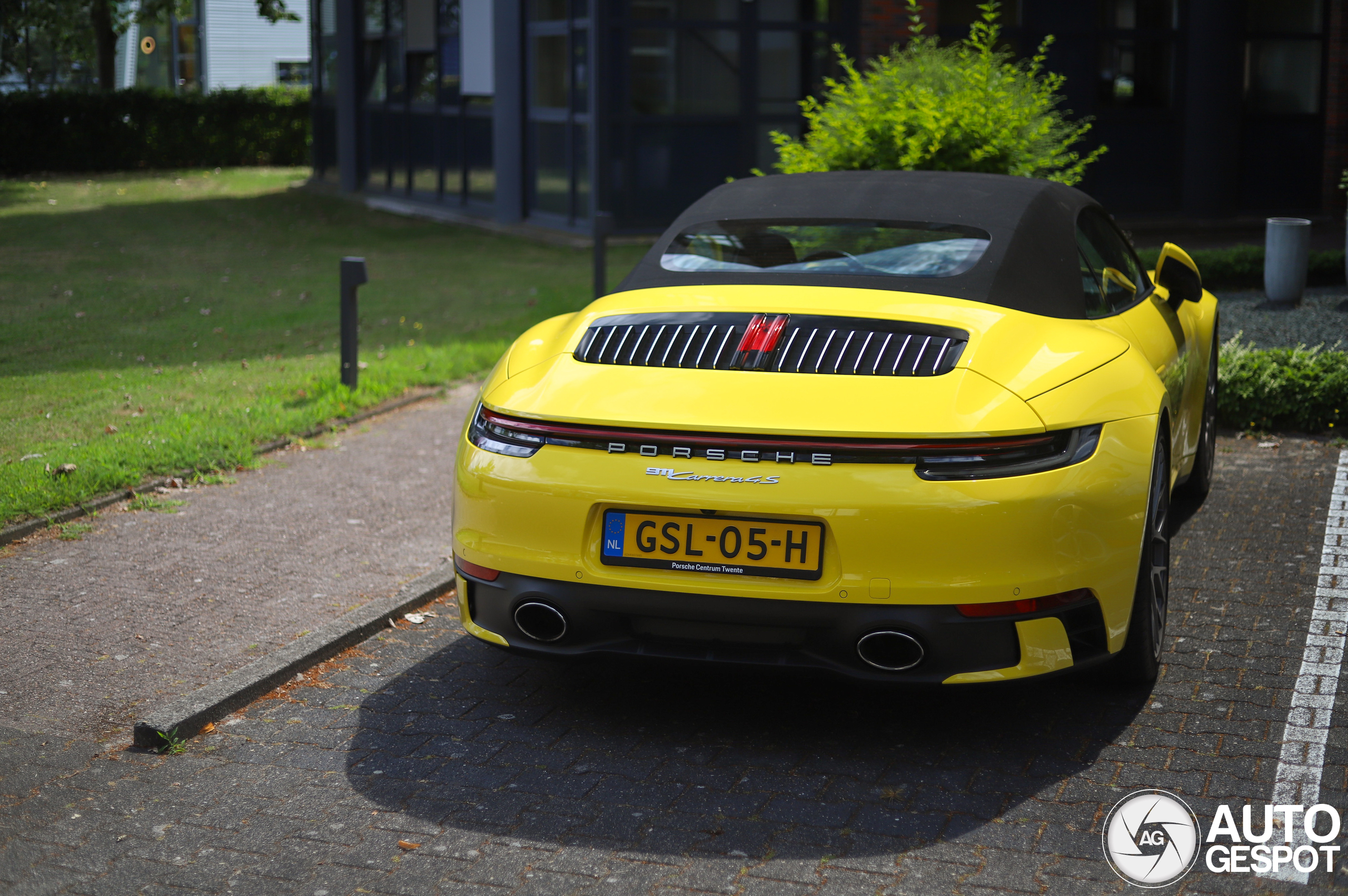 Porsche 992 Carrera 4S Cabriolet