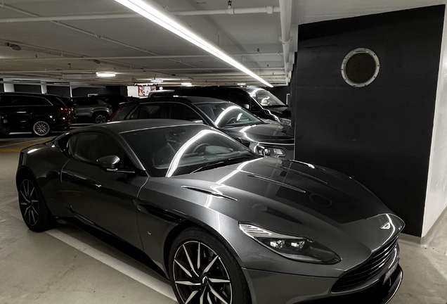 Aston Martin DB11