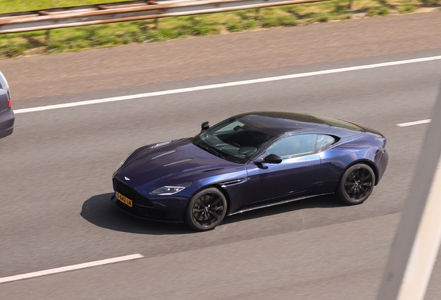 Aston Martin DB11 AMR