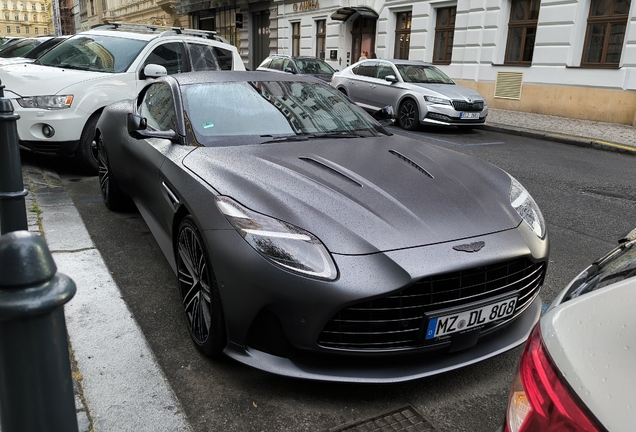 Aston Martin DB12