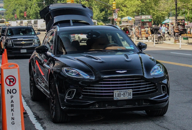 Aston Martin DBX