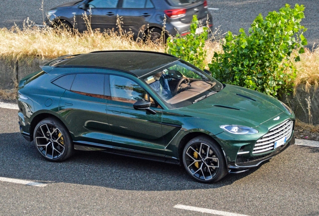 Aston Martin DBX707