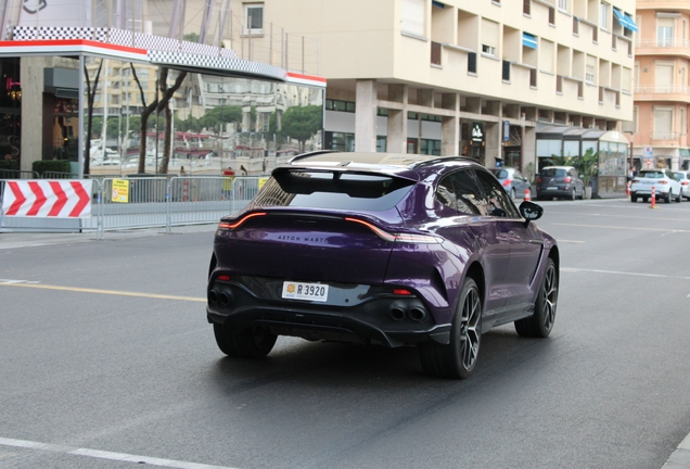 Aston Martin DBX707