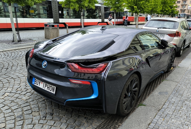 BMW i8