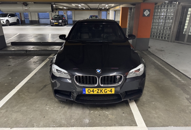 BMW M5 F10 2011