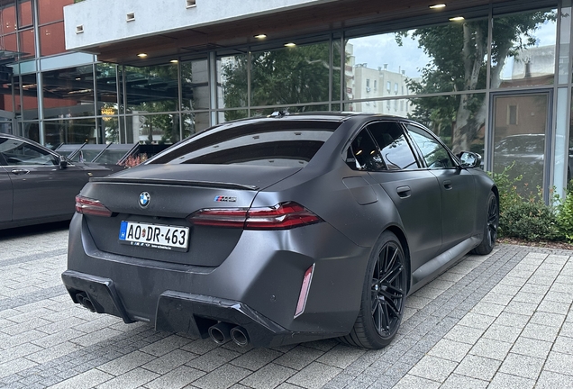BMW M5 G90