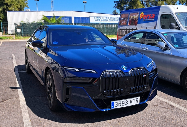 BMW M760e xDrive